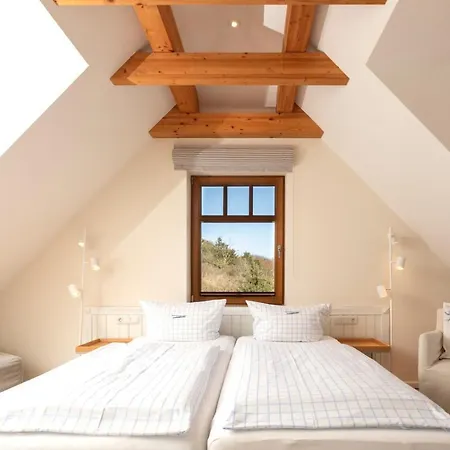 Haus Lutje Freiheit 129 - Ferienwohnung Dunenrose * Juist