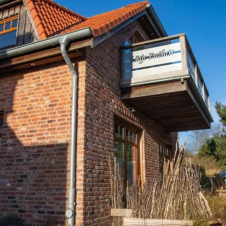 Haus Lutje Freiheit 129 - Ferienwohnung Dunenrose * Juist